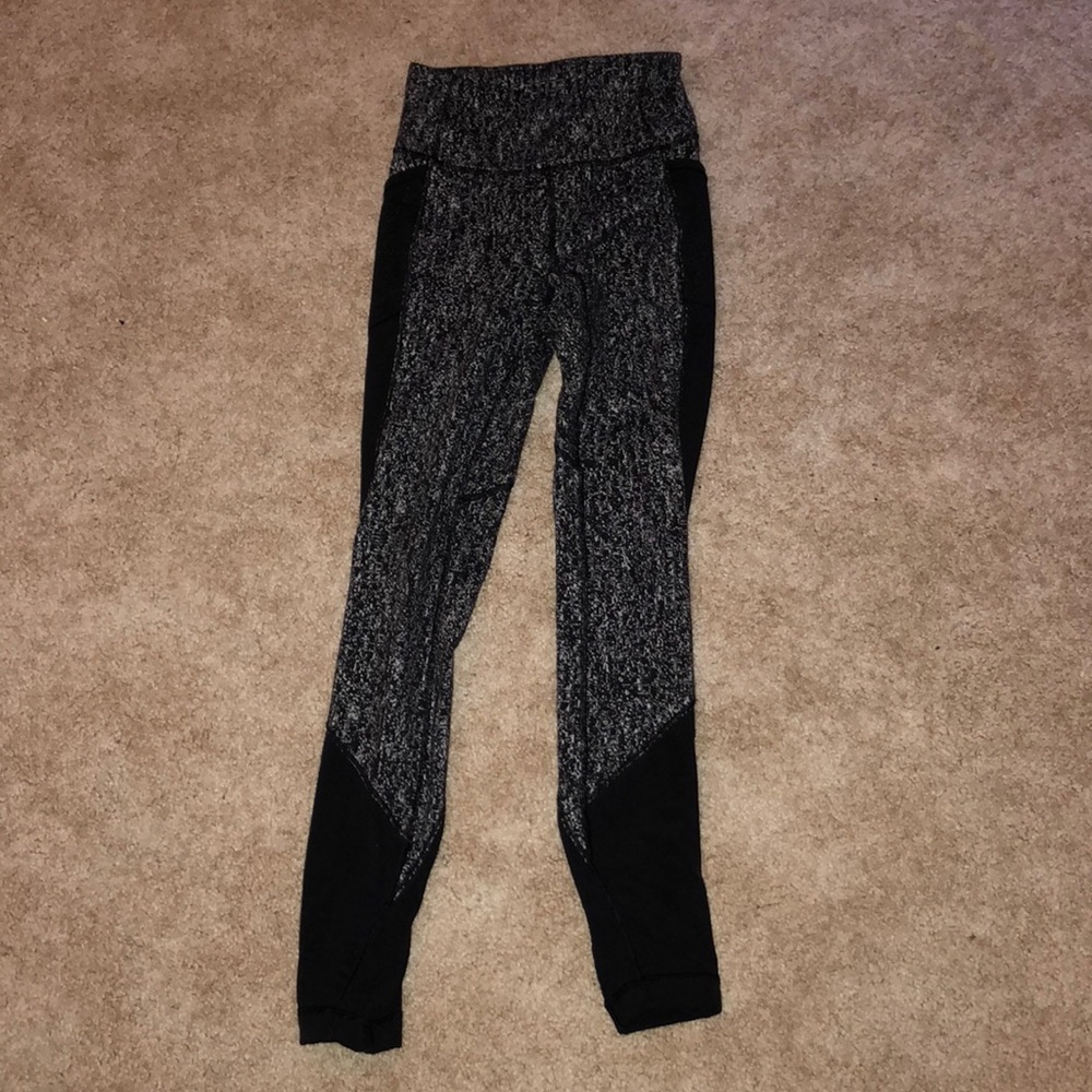 Lululemon leggings w/ pockets